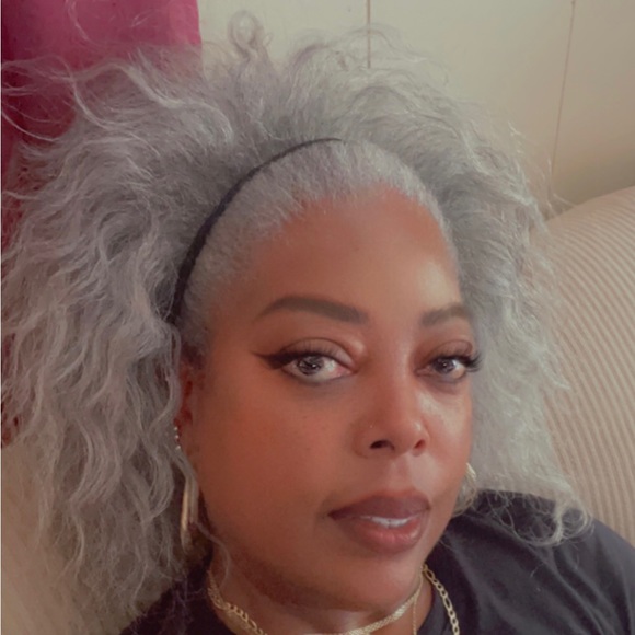 Meet your Posher, Vanessa - Picture 1 of 1